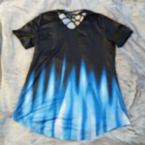 Women's Criss Cross Neck Blue and Black  Short Sleeve Tee Large